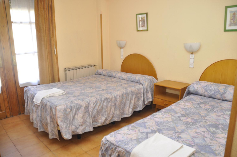 Bedroom 4, Hotel Tres Arcos, Madrid