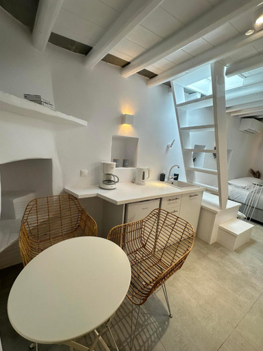 Others 2, Apollonion house, South Aegean