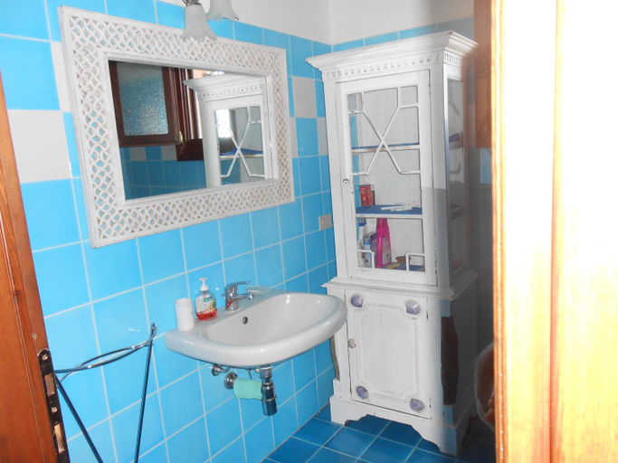 Bathroom, Villino Caddu, Nuoro