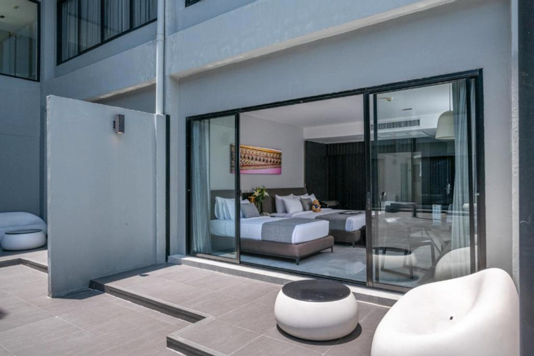 Exterior & Views 9