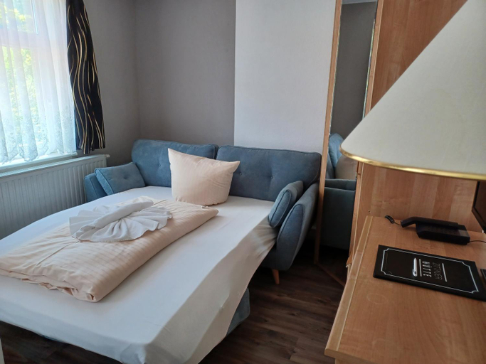 Bedroom 3, Hotel Zittauer Hutte, Görlitz