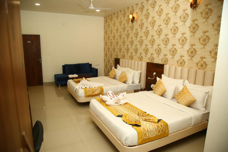 Bedroom 3, Hotel Manas Plus, East Nimar