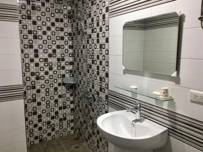 Bathroom 4, Heng Jiou Homestay, Pingtung