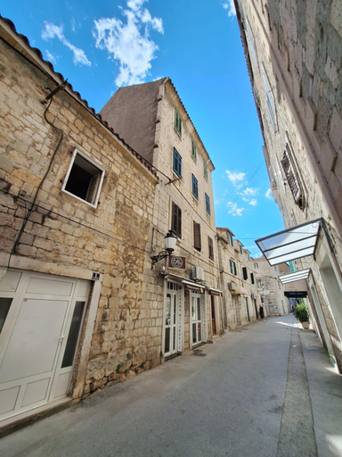 Others 4, Pont Rooms, Split
