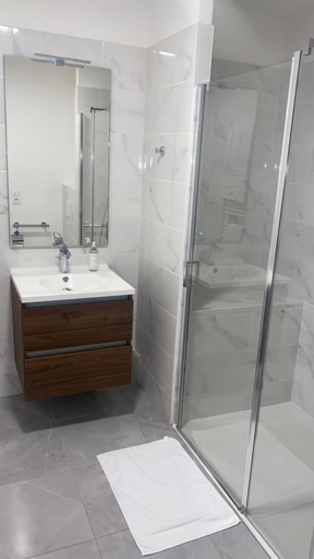 Bathroom 3, CAZAM Paris Saint Ouen, Seine-Saint-Denis