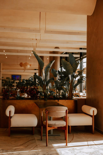 Others 2, Royal-G Deluxe Hotel, Durrësit