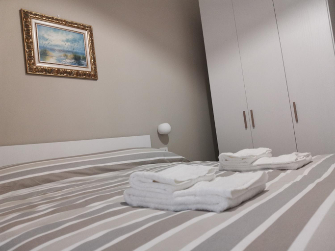 Bedroom 2, Palazzo Buscema - Appartamenti & Residence, Crotone