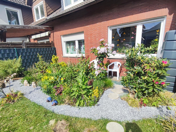 Uni-nahes Apartmenthaus mit Garten, Bochum
