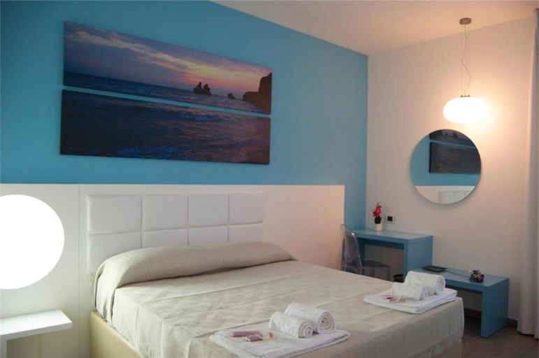Others 4, Motel S.16, Lecce