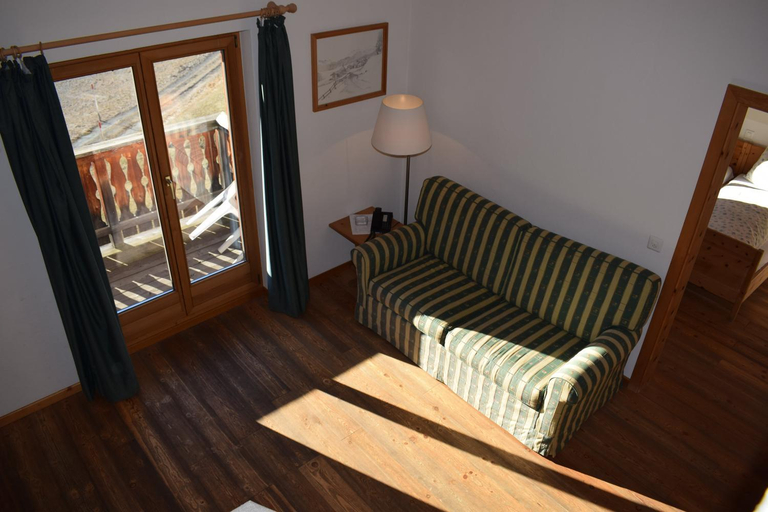 Others 3, Residence Miragolf, Maloja