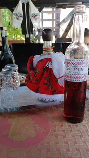 Food & Drinks 4, Casa MYM, Moisei