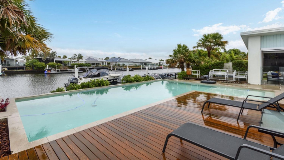 Sport & Beauty, Luxury & Style On The Canal, Caloundra - Caloundra S.