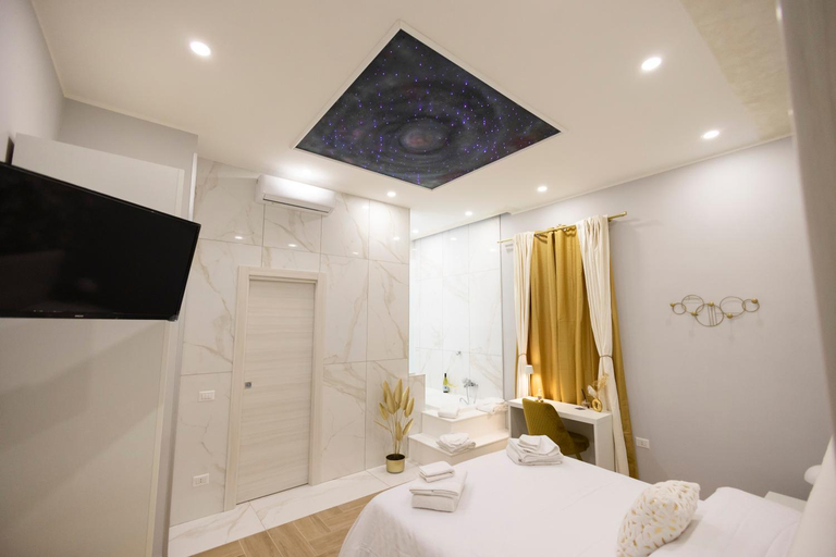 Others 4, Enchanting Suites Salerno, Salerno