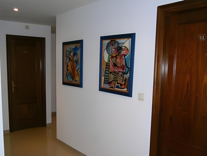 Others 5, Hotel Grove, Pontevedra