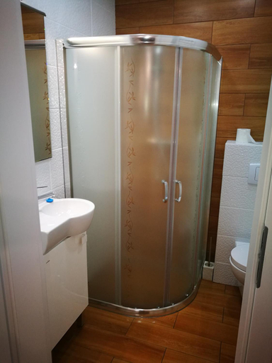Bathroom 3, Dom nad Wigrami, Sejny