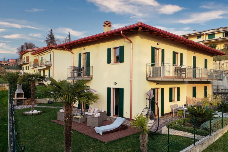 SalvatoreHomes - Luxury Villa with private Dream Garden & BBQ - Casa Palma - a 5 Star Luxury Collect, Verona