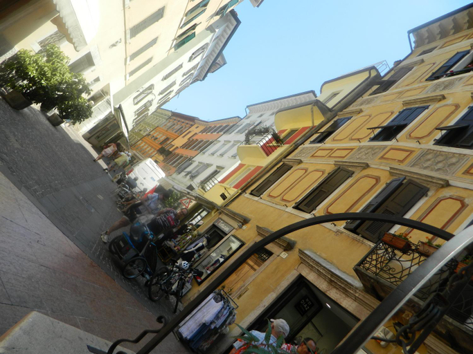 Others 4, Vecchia Riva, Trento