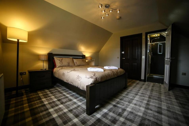 Others 3, Whitehouse B&B, Highland