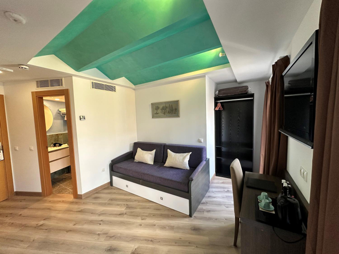 Others 5, Antidoto Rooms Zocodover Check-in on line, Toledo