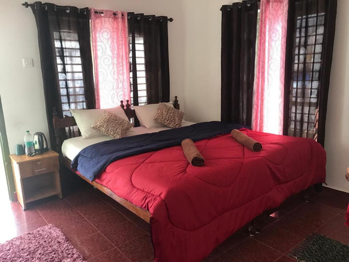 Bedroom, Pupa Homestay &Surf school, Thiruvananthapuram