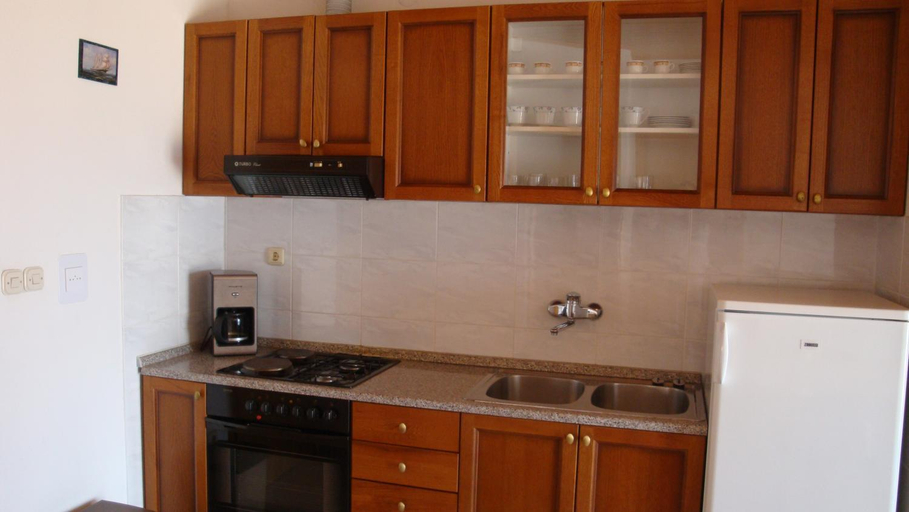 Others 3, Apartments Dorkin, Preko