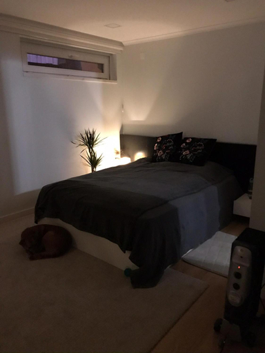 Others 4, Sal Guest House, Almada
