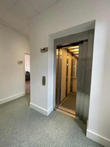 Others 2, Superb 2BD apartment in China Town, Manchester