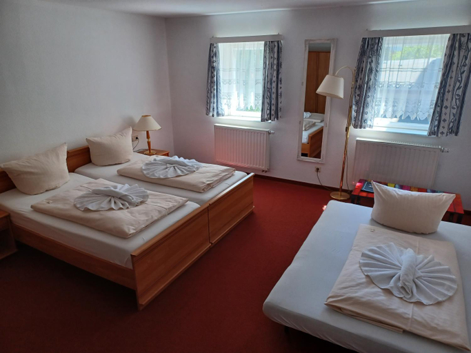 Bedroom 2, Hotel Zittauer Hutte, Görlitz
