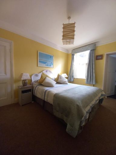 Others 5, Seaview House, Devon