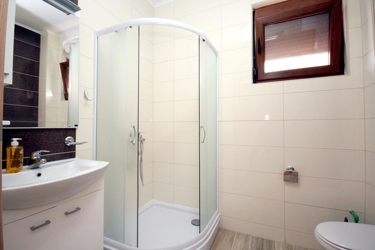 Bathroom 1, Apartments Md Lux