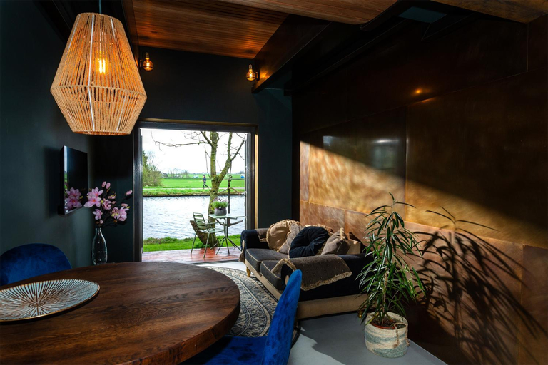 Others 2, De koperslager, Waterland