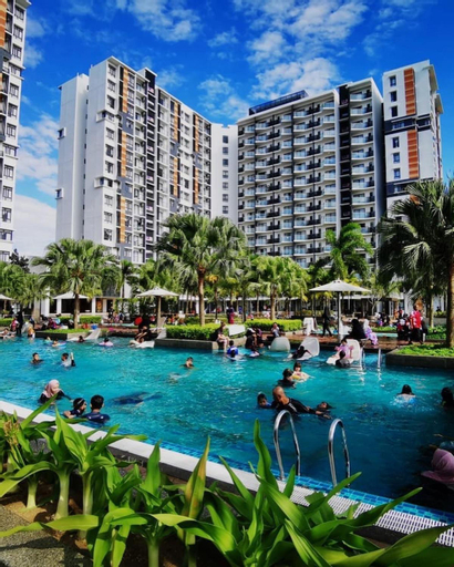 Timurbay Seafront Seaview & Poolview Suite with Wi-Fi, Kuantan