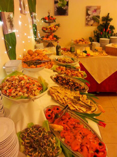 Food & Drinks
