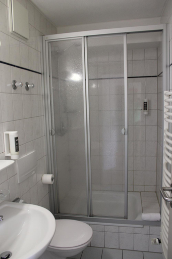 Bathroom, Stadthotel Deggendorf, Deggendorf