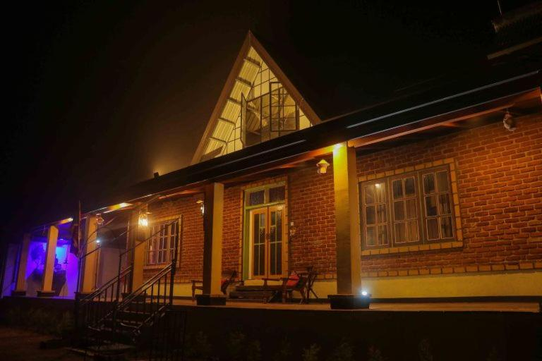 Others 4, SHADOW MASK BUNGALOW, Welimada