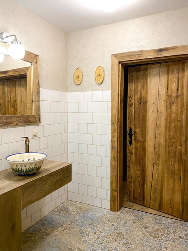 Bathroom 2, Beskidzkie Tarasy, Cieszyn