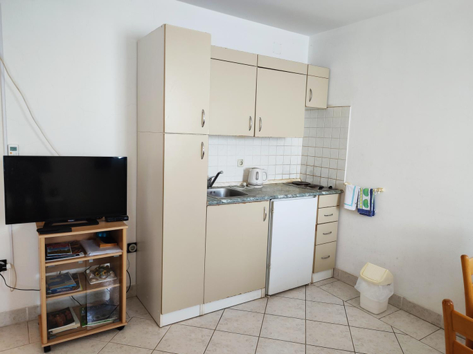 Others 4, Apartmani Ela, Bibinje