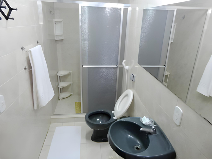 Bathroom 2, La Coloniale, Armação dos Búzios
