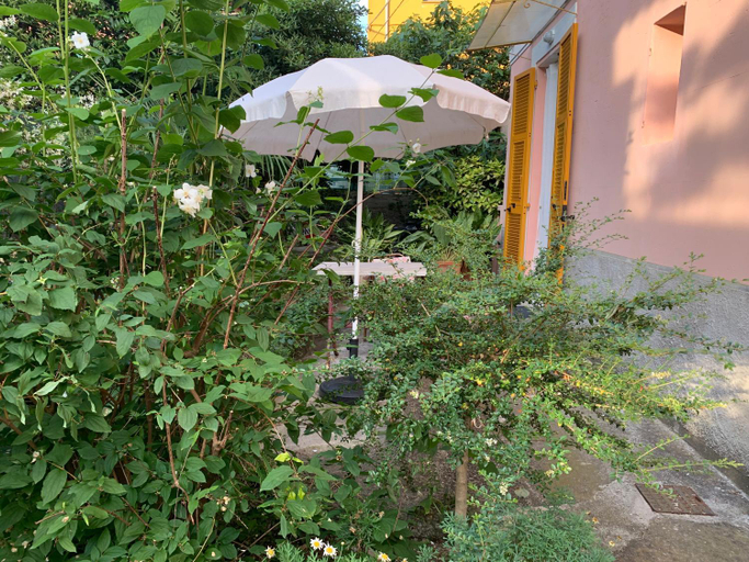 Others 3, Casa Righetti Liguria, Three indipendent apartments in a 1924 home with garden, La Spezia