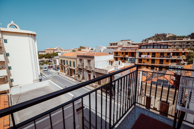 Others 5, B&B Musia, Messina