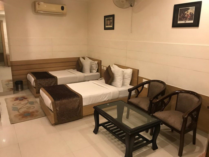 Others 5, Hotel City Square, Hisar