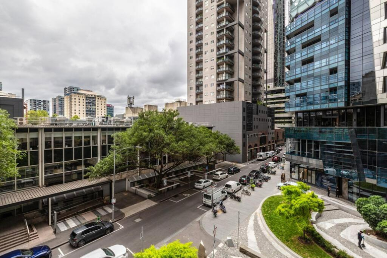 Brand New 2BR in West Side Place - Best Location!, Melbourne