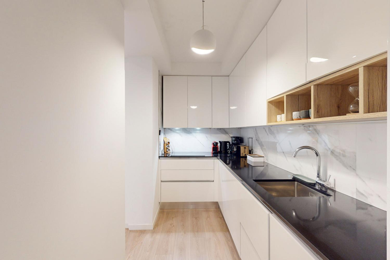 Others 5, Loft Victor Hugo 73 Fshh, Alpes-Maritimes