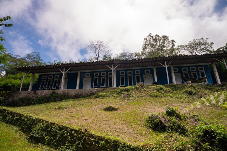 Exterior 6