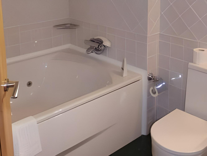 Bathroom 2, Posada Término, Cantabria