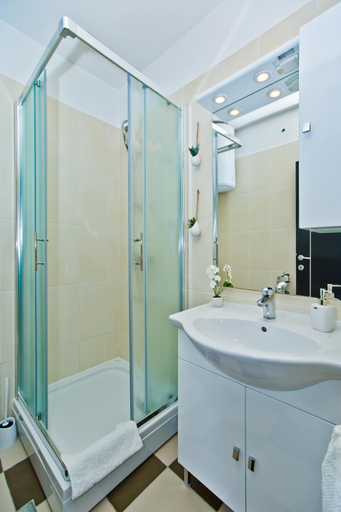 Bathroom 2, HVAR apartments 8 min to the beach, Hvar