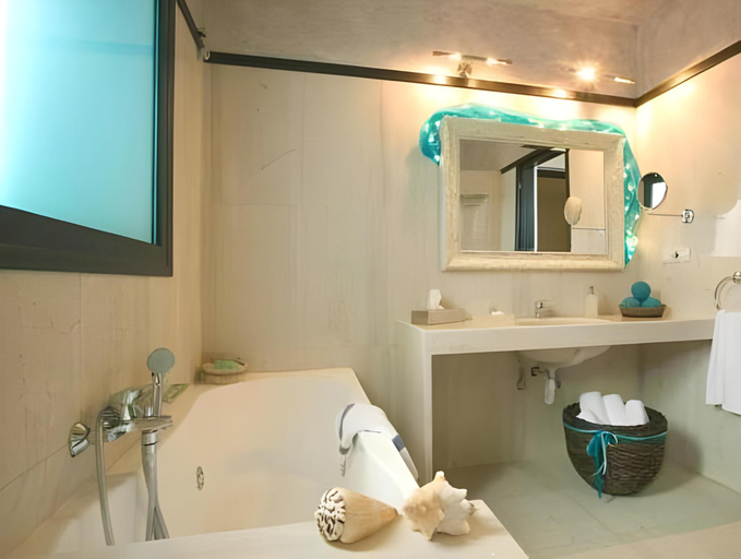 Bathroom 5, Elounda Palm Hotel &Suites, Crete