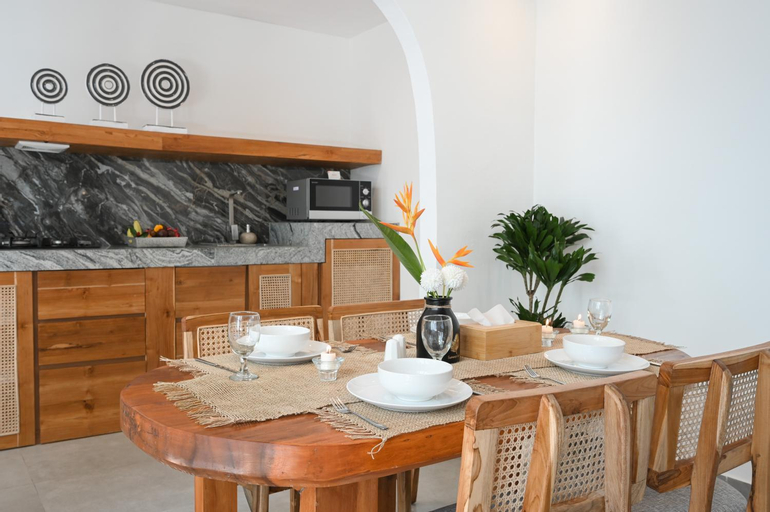 Dining Room 9