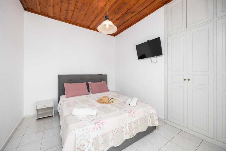 Bedroom 3, Nissaki Sea View Hotel, Ionian Islands