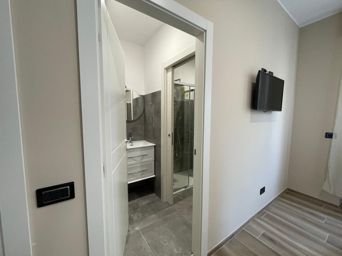 Others 5, Guest House Design Navigli, Milano